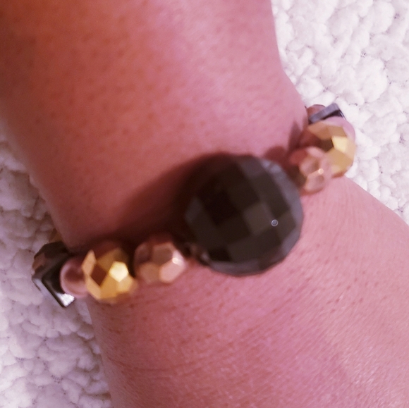 Handmade Black, Copper and Gold Beaded Bracelet. - Picture 4 of 5